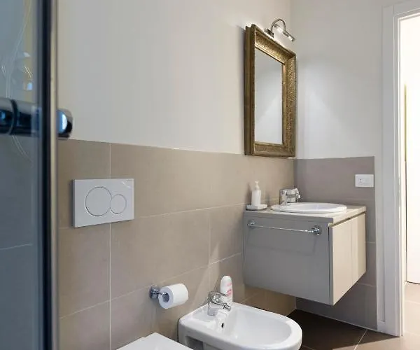 Casa Del Teatro Con Splendida Terrazza Di Fronte Al Teatro Rossini Apartment *