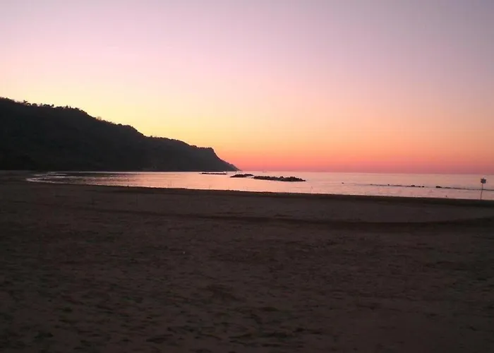 Casa Del Teatro Con Splendida Terrazza Di Fronte Al Teatro Rossini Pesaro