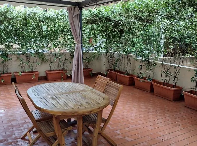 Casa Del Teatro Con Splendida Terrazza Di Fronte Al Teatro Rossini Apartment *