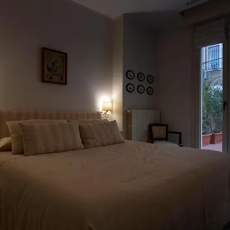 Casa Del Teatro Con Splendida Terrazza Di Fronte Al Teatro Rossini Appartement *