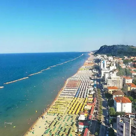 Appartement Casa Del Teatro Con Splendida Terrazza Di Fronte Al Teatro Rossini