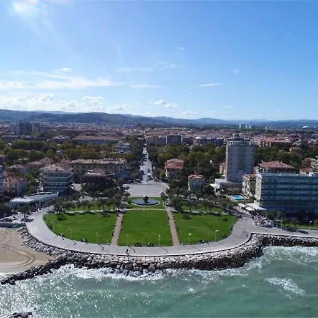 Casa Del Teatro Con Splendida Terrazza Di Fronte Al Teatro Rossini Appartement Pesaro
