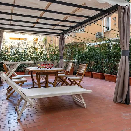Casa Del Teatro Con Splendida Terrazza Di Fronte Al Teatro Rossini Πέζαρο