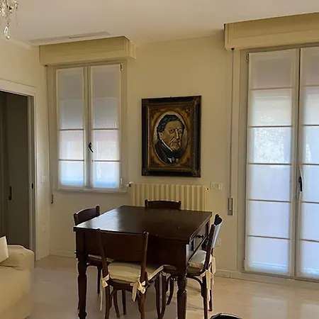 Casa Del Teatro Con Splendida Terrazza Di Fronte Al Teatro Rossini Apartment