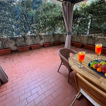 Casa Del Teatro Con Splendida Terrazza Di Fronte Al Teatro Rossini Πέζαρο